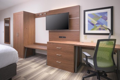 Holiday Inn Express Hotel & Suites Chattanooga Downtown an IHG Hotel - image 6