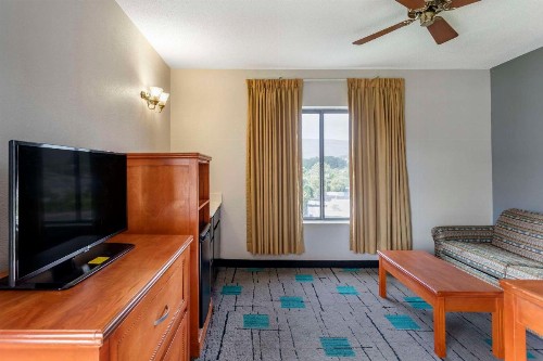 Quality Inn & Suites Chattanooga - image 20