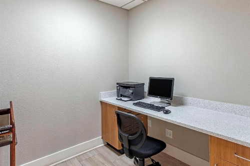 Quality Inn & Suites Chattanooga - image 24