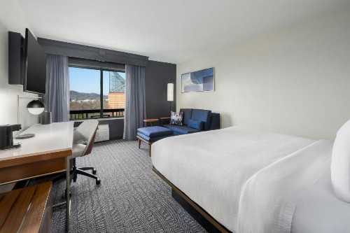 Courtyard by Marriott Chattanooga Downtown - image 10