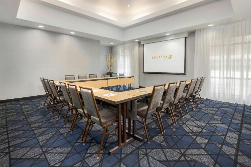 Courtyard by Marriott Chattanooga Downtown - image 14