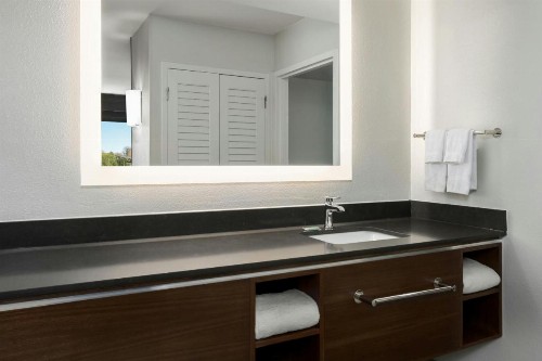 Courtyard by Marriott Chattanooga Downtown - image 17