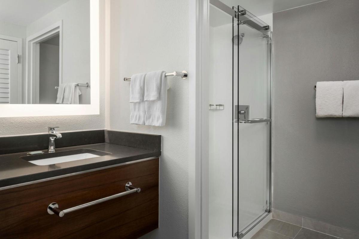 Courtyard by Marriott Chattanooga Downtown - image 3