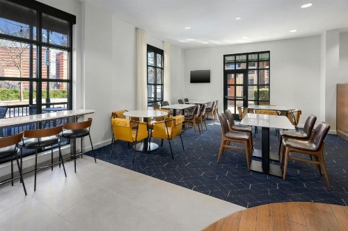 Courtyard by Marriott Chattanooga Downtown - image 36