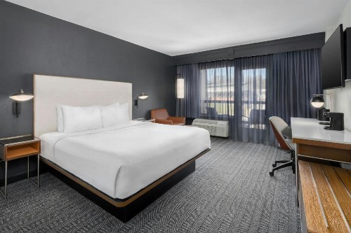Courtyard by Marriott Chattanooga Downtown - image 8