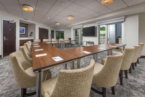 Hampton Inn & Suites Chattanooga Downtown - image 17