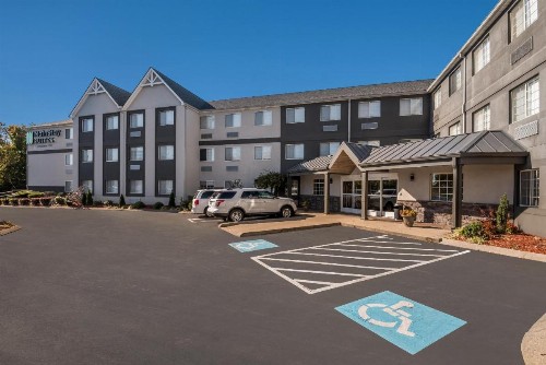 Mainstay Suites Chattanooga - image 4