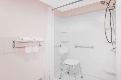 Travelodge by Wyndham Chattanooga/Hamilton Place - image 10