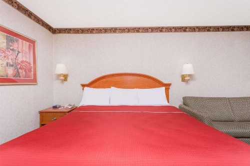Travelodge by Wyndham Chattanooga/Hamilton Place - image 4