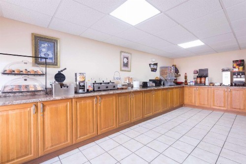 Travelodge by Wyndham Chattanooga/Hamilton Place - image 5