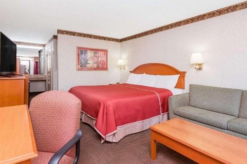 Travelodge by Wyndham Chattanooga/Hamilton Place - image 6