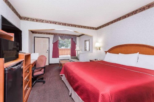 Travelodge by Wyndham Chattanooga/Hamilton Place - image 7