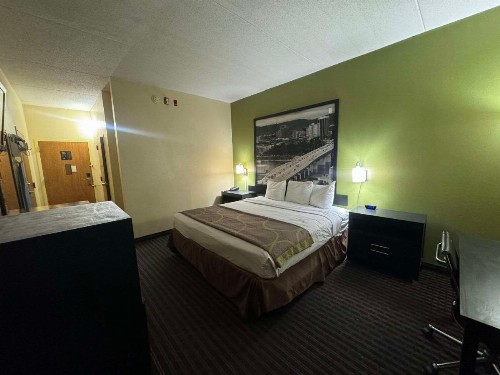 Super 8 by Wyndham Chattanooga/Hamilton Place - image 14