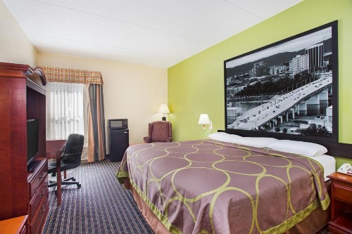 Super 8 by Wyndham Chattanooga/Hamilton Place - image 18