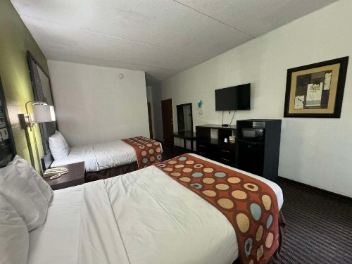 Super 8 by Wyndham Chattanooga/Hamilton Place - image 20