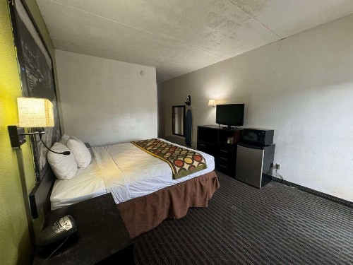 Super 8 by Wyndham Chattanooga/Hamilton Place - image 21