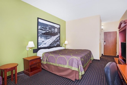 Super 8 by Wyndham Chattanooga/Hamilton Place - image 40