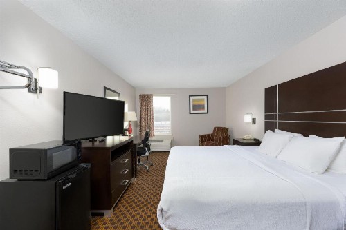 SureStay Plus Hotel by Best Western Chattanooga/ Hamilton Place - image 12