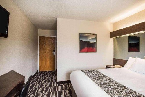 Microtel Inn by Wyndham Chattanooga Hamilton Place - image 12