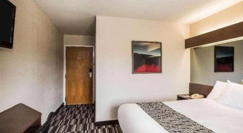 Microtel Inn by Wyndham Chattanooga Hamilton Place - image 7