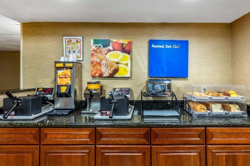 Comfort Inn & Suites Hamilton Place - image 15