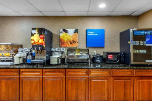Comfort Inn & Suites Hamilton Place - image 19