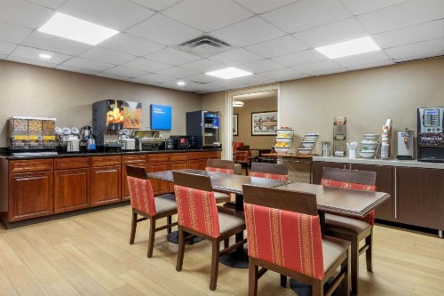 Comfort Inn & Suites Hamilton Place - image 30