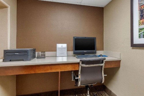 Comfort Inn & Suites Hamilton Place - image 32