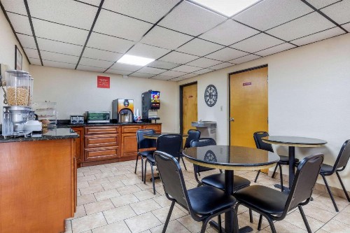 Econo Lodge Chattanooga - image 14