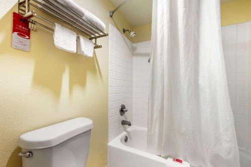 Econo Lodge Chattanooga - image 19