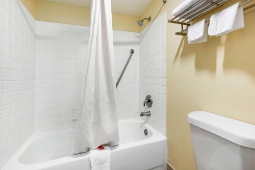 Econo Lodge Chattanooga - image 2