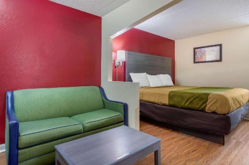 Econo Lodge Chattanooga - image 25