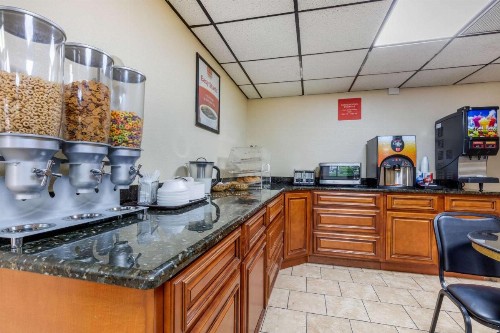 Econo Lodge Chattanooga - image 3