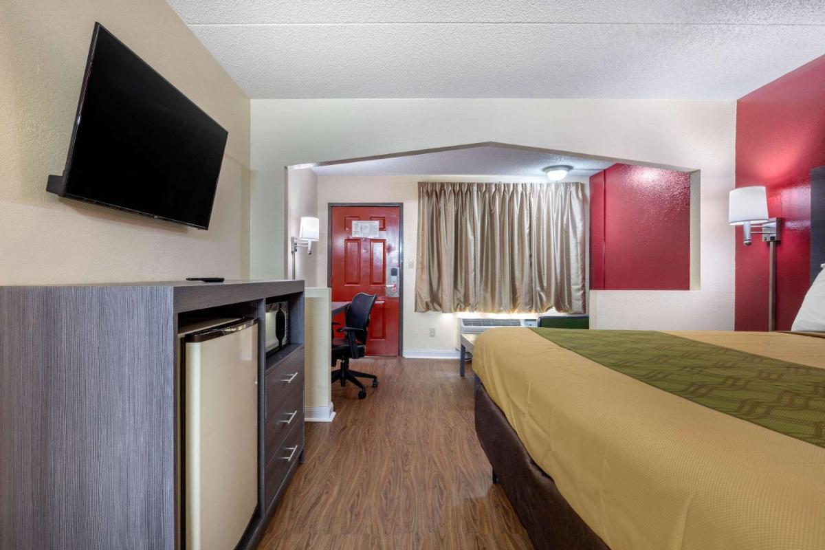 Econo Lodge Chattanooga - image 5