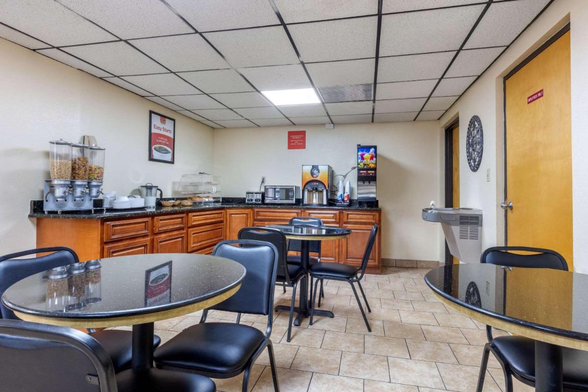 Econo Lodge Chattanooga - image 7