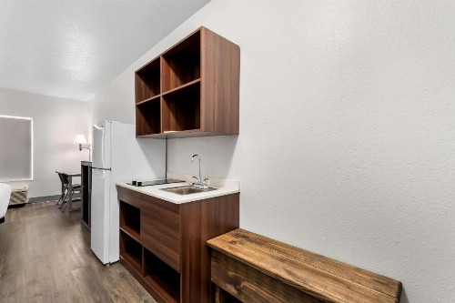 Americas Best Value Inn - Chattanooga - image 24
