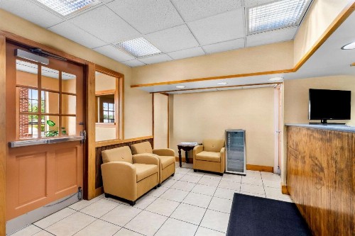 Americas Best Value Inn - Chattanooga - image 4