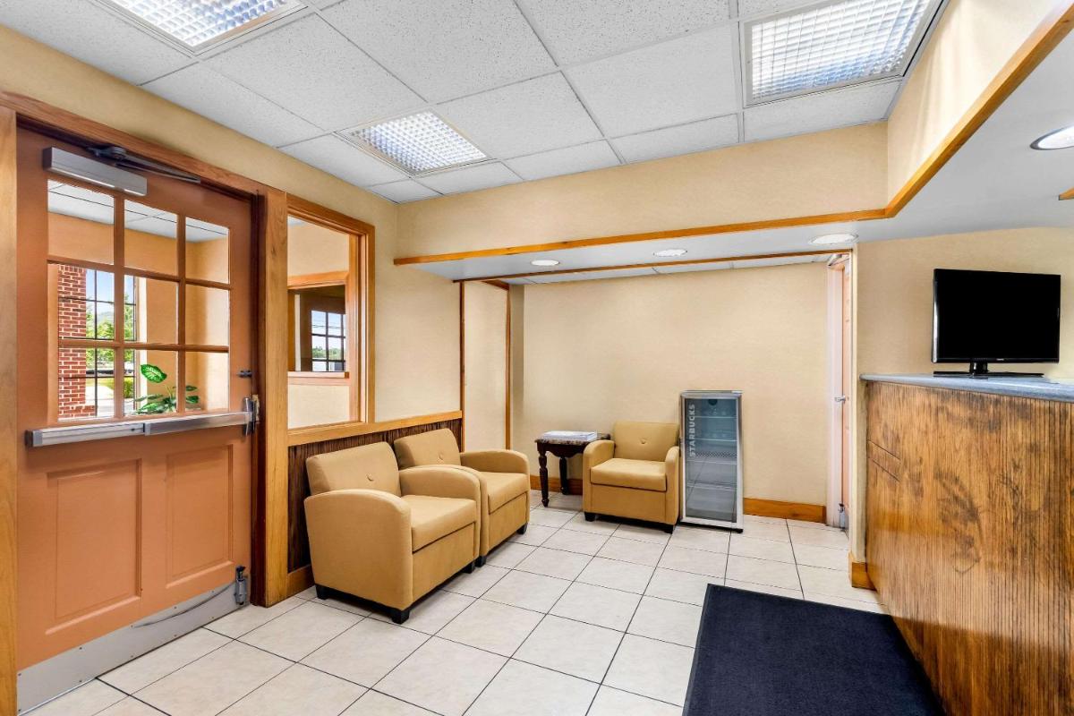 Americas Best Value Inn - Chattanooga - image 4