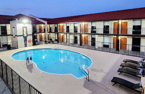 Baymont Inn & Suites Chattanooga - image 17
