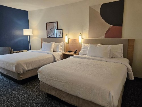 District 3 Hotel Ascend Hotel Collection - image 5