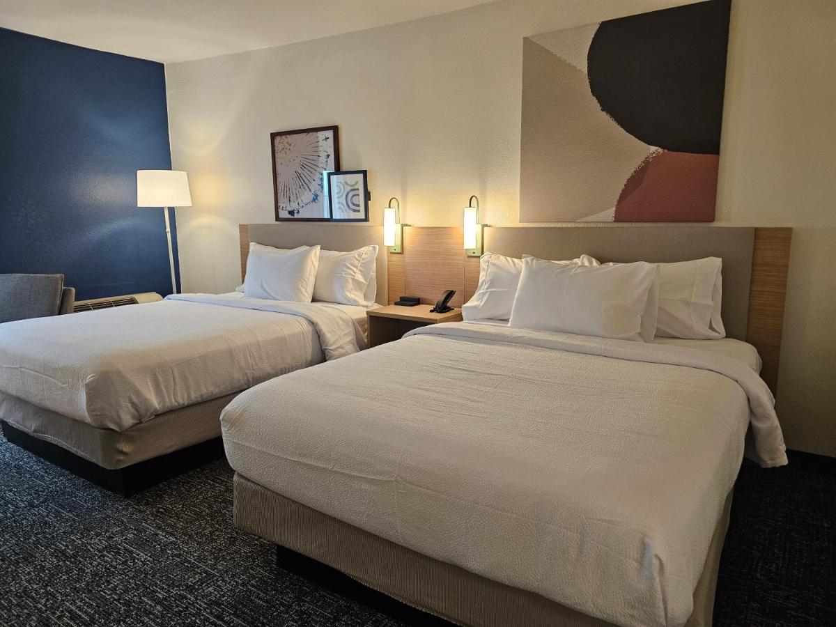 District 3 Hotel Ascend Hotel Collection - image 5