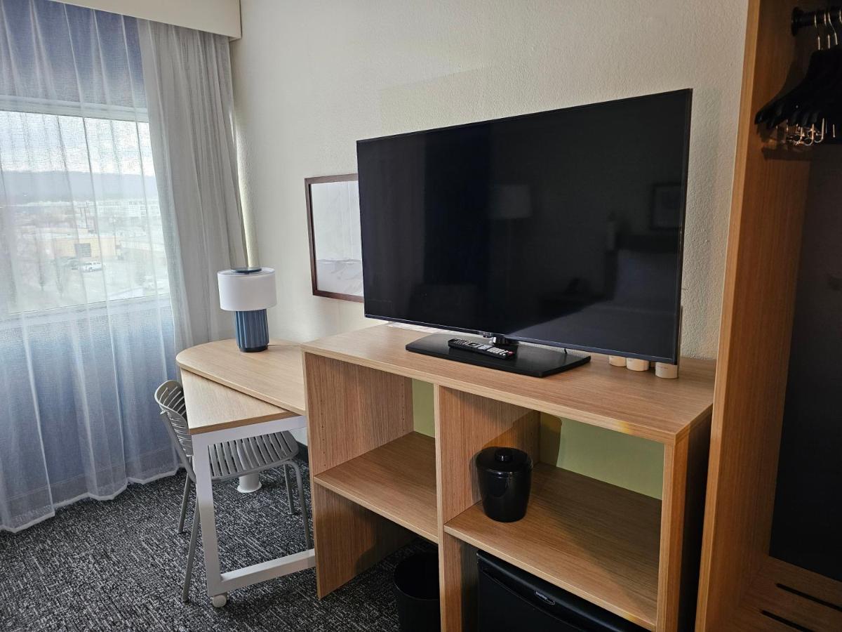 District 3 Hotel Ascend Hotel Collection - image 6