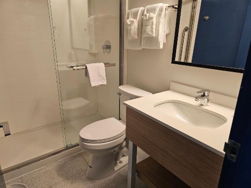 District 3 Hotel Ascend Hotel Collection - image 10