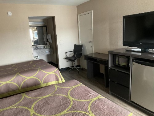 Super 8 by Wyndham Chattanooga/East Ridge - image 14