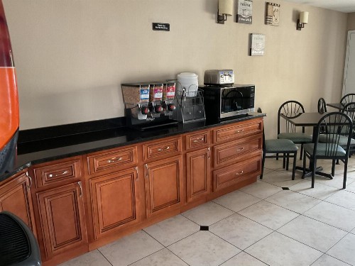 Super 8 by Wyndham Chattanooga/East Ridge - image 17