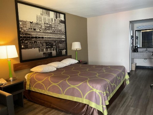 Super 8 by Wyndham Chattanooga/East Ridge - image 42
