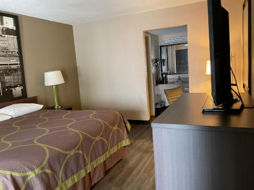 Super 8 by Wyndham Chattanooga/East Ridge - image 48