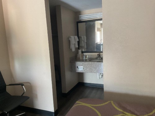 Super 8 by Wyndham Chattanooga/East Ridge - image 50