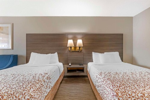 Best Western Royal Inn - image 13