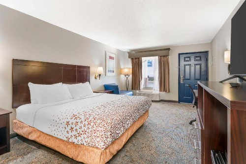 Best Western Royal Inn - image 25